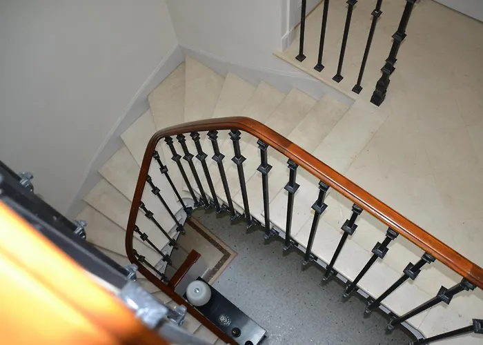 La D'auteuil, 16 홈스테이