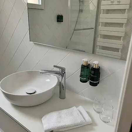 La D'auteuil, 16, Renovee Homestay *
