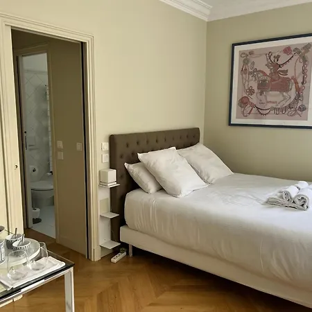 La D'auteuil, 16 * Párizs