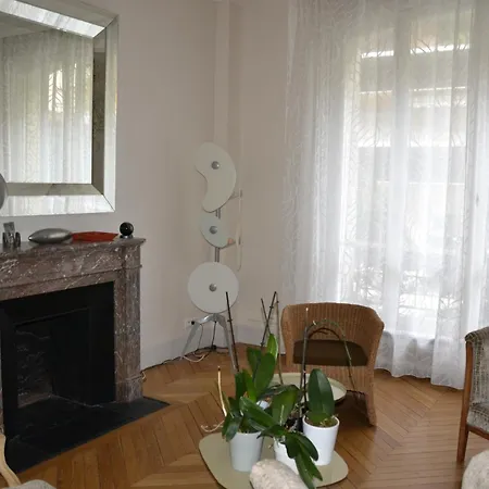 Homestay La D'auteuil, 16, Renovee Paris