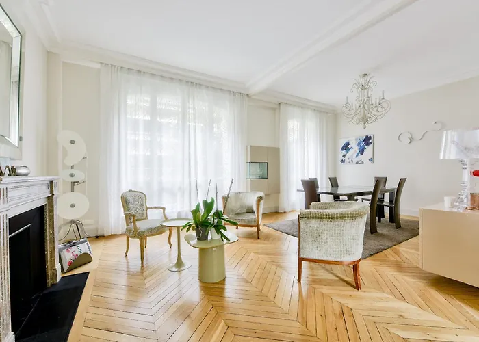 La D'auteuil, 16 Quarto em Acomodações Particulares *