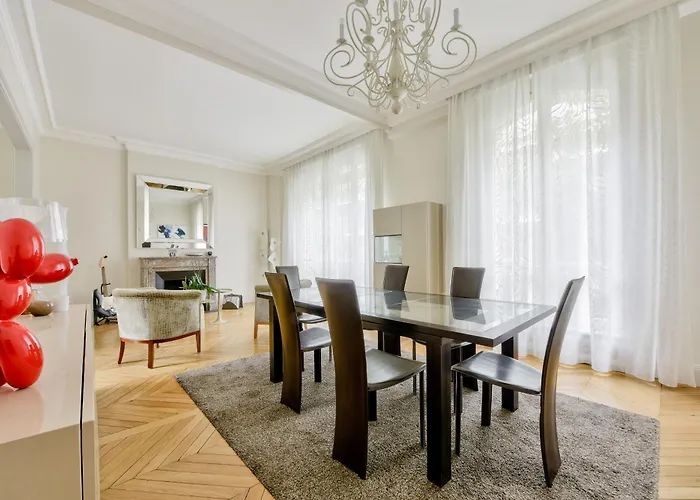 Quarto em Acomodações Particulares La D'auteuil, 16 *