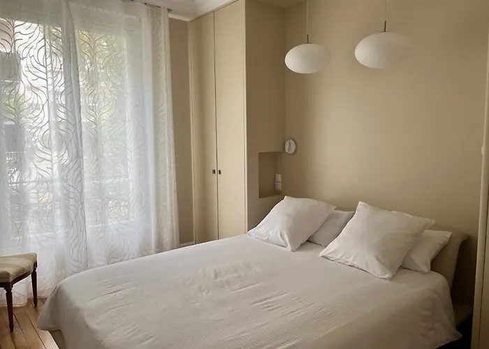 La D'auteuil, 16 *