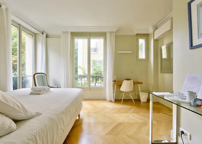 La D'auteuil, 16 Homestay *