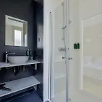 La D'auteuil, 16 *
